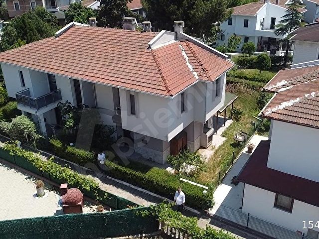 YENİCEDE DENİZE BİRKAÇ ADIM MESAFEDE SATILIK YAZLIK - Görsel 2