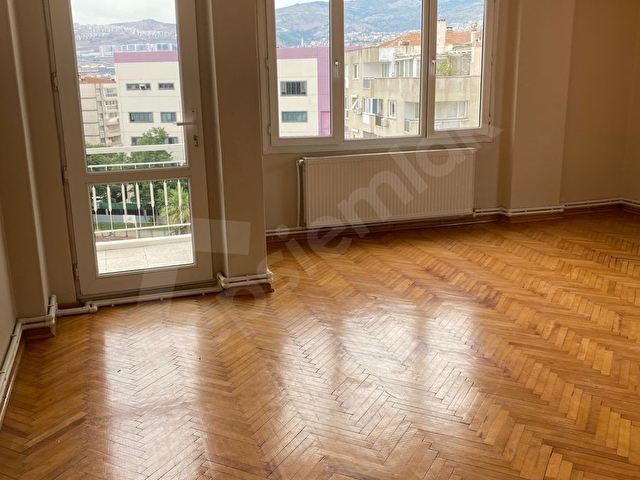 KAZIMDİRİK MAH EGE ÜNS HASTANESİ MEVKİNDE DOĞALGAZKİ GENİŞ KÖŞE DAİRE - Görsel 4
