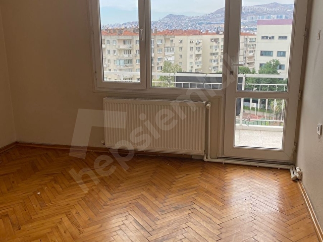 KAZIMDİRİK MAH EGE ÜNS HASTANESİ MEVKİNDE DOĞALGAZKİ GENİŞ KÖŞE DAİRE - Görsel 8