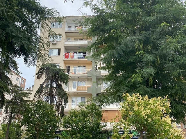 KAZIMDİRİK MAH EGE ÜNS HASTANESİ MEVKİNDE DOĞALGAZKİ GENİŞ KÖŞE DAİRE - Görsel 17