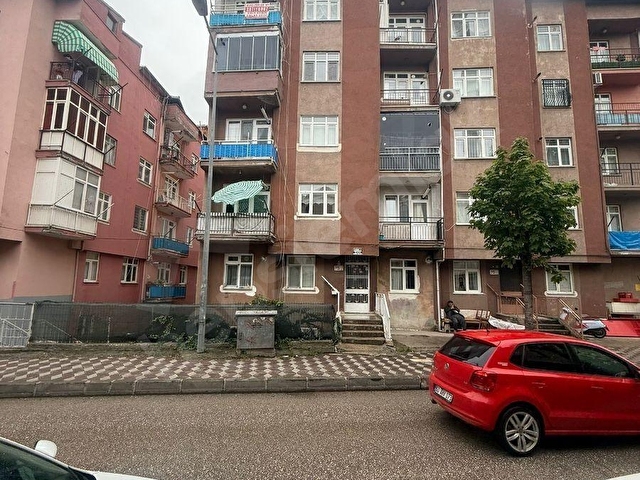 ESENTEPE DELİKKAPI CAMİİ MEVKİİ 2,5+1 SATILIK DAİRE
