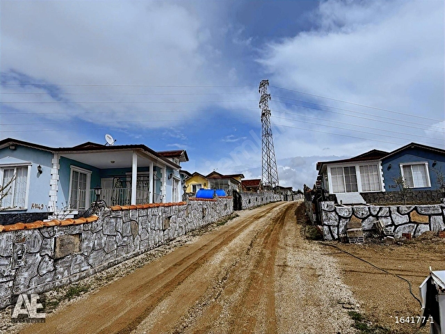 KAVAKLI DA SİTE İÇERİSİNDE TEMELLİ ELEKTRİK SUYU AKTİF BAHÇE - Görsel 11