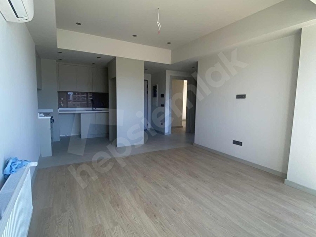 Kepez Göçerlerde Site İçinde 2. Kat Havuz Manzaralı Sıfır2+1 - Görsel 5
