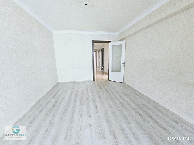 GÜNEŞEVLERDE CADDE ÜZERİ ÖN CEPHE ÇOK İYİ KONUMLU - Görsel 10