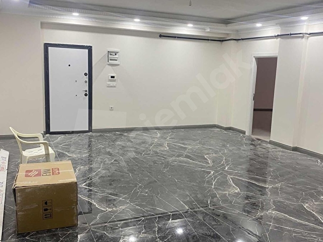 HALKALI MEYDAN,DA 220 METRE SATILIK DÜKKAN & MAĞAZA