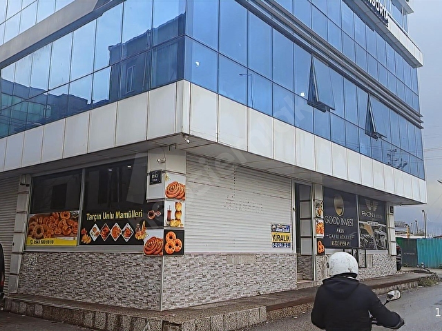 Bornova Işıkkent Ayakkabıcılar sitesinde 43 m2 kiralık Dükkan