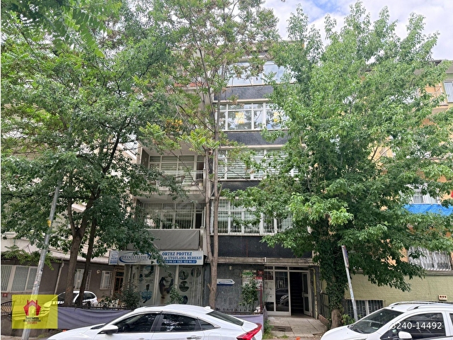 BORSEM EMLAKTAN SAĞLIK 1 SOKAKTA KATTA KİRALIK OFİS (KDV STOPAJ DAHİL FİYATTIR)