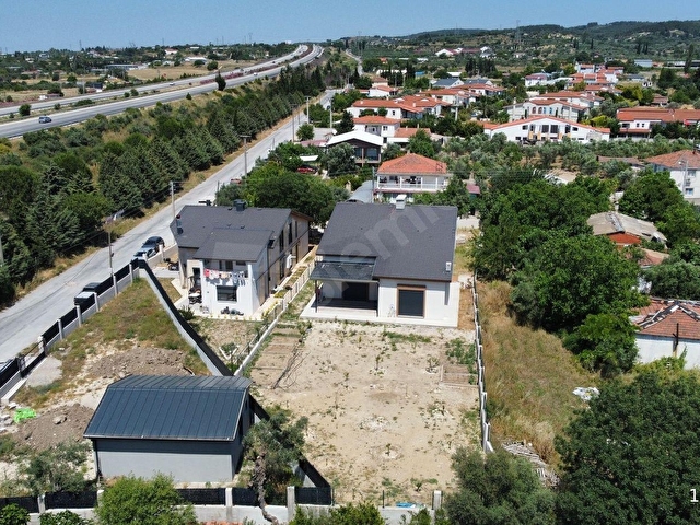 Urla Kuşçular da Geniş Bahçeli Kiralık Sıfır Villa - Görsel 4