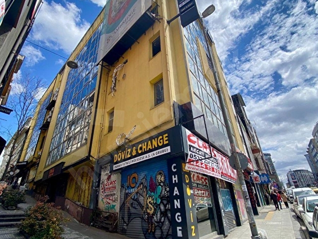 KADIKÖY SÖĞÜTLÜÇEŞME CADDESİNDE KİRALIK KÖŞE DÜKKAN - Görsel 4
