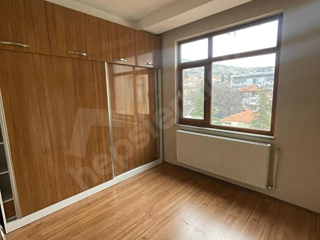 ESEN EMLAKDAN MERKEZDE DOĞALGAZLI 3+1 160m² KİRALIK DAİRE - Görsel 5