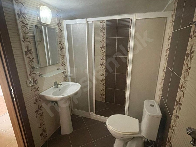 ESEN EMLAKDAN MERKEZDE DOĞALGAZLI 3+1 160m² KİRALIK DAİRE - Görsel 16