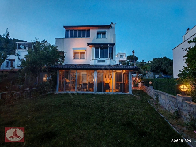 Çandarlı Piri Reiste Satılık 4+1 Tripleks Villa