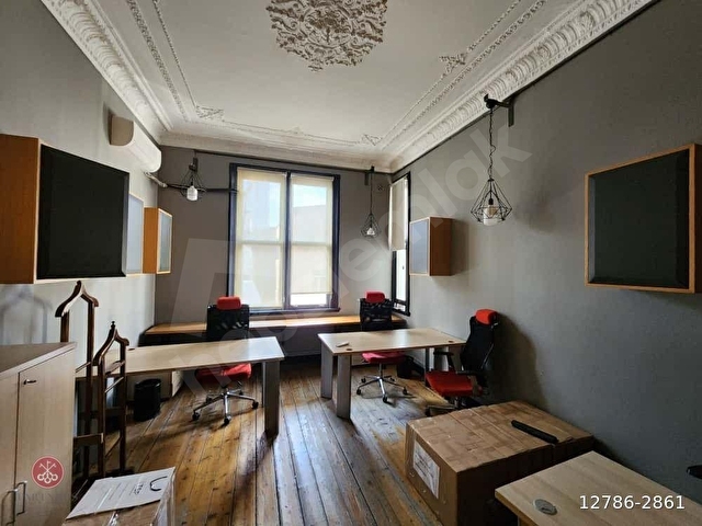 İSTİKLAL CADDESİNE CEPHELİ YÜKSEK TAVANLI GENİŞ OFİS - Görsel 13