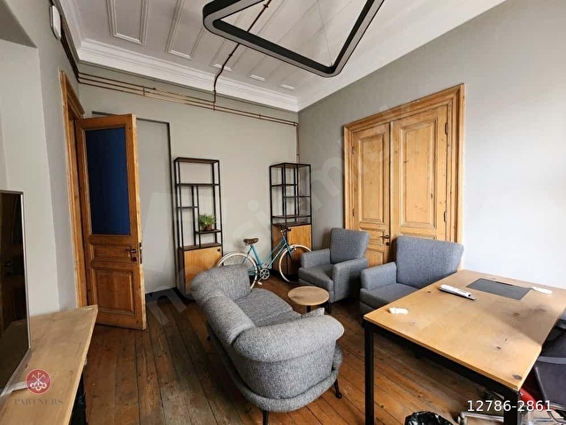 İSTİKLAL CADDESİNE CEPHELİ YÜKSEK TAVANLI GENİŞ OFİS - Görsel 21