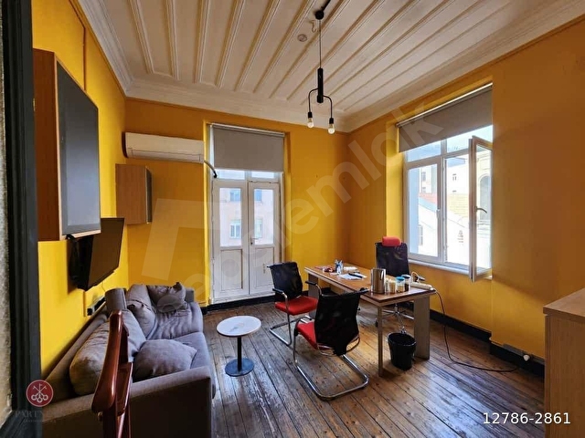 İSTİKLAL CADDESİNE CEPHELİ YÜKSEK TAVANLI GENİŞ OFİS - Görsel 11
