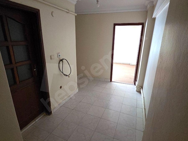 EŞREF EFENDİ SK. 4.ADA METROYA 12DK. 2+1 85M2 YÜKSEK GİRİŞ DAİRE - Görsel 17
