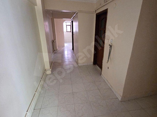 EŞREF EFENDİ SK. 4.ADA METROYA 12DK. 2+1 85M2 YÜKSEK GİRİŞ DAİRE - Görsel 4