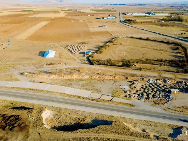 HATUNSARAY A GİRİŞ TE ANA YOL ÜZERİNDE SATILIK TİCARİ TARLA - Görsel 18