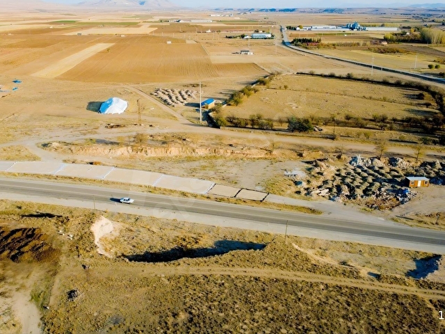 HATUNSARAY A GİRİŞ TE ANA YOL ÜZERİNDE SATILIK TİCARİ TARLA - Görsel 17