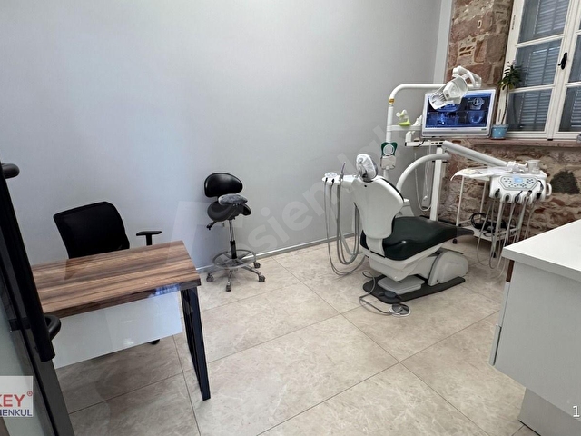 Ayvalık Merkezde Muhteşem Konum ve Güzellikte 246 m2 Taş Bina - Görsel 30