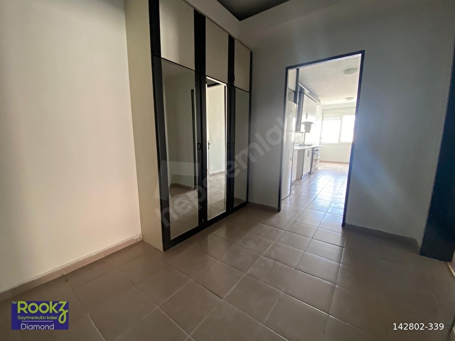 Mavişehir Selçuk Blokları Manzaralı Ferah Satılık 3 + 1 Daire - Görsel 4