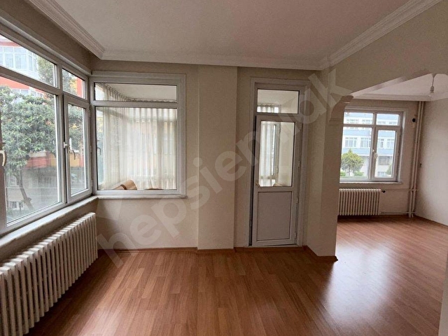 BAŞVEKİL EMLAKTAN ÇAPA ERSEVEN SİTESİ 1.KAT 3+1 95M2 DAİRE.