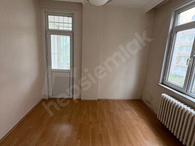 BAŞVEKİL EMLAKTAN ÇAPA ERSEVEN SİTESİ 1.KAT 3+1 95M2 DAİRE. - Görsel 6