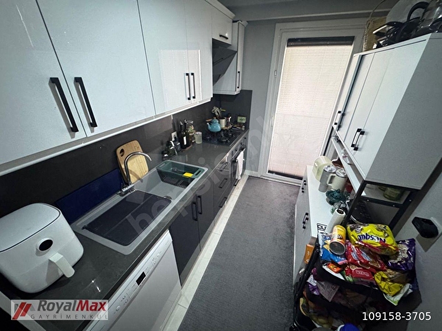 ROYALMAXDAN SİTEDE METRO TRAMWAY YAKINI 2+1 80 M² 1 KAT DAİRE - Görsel 13
