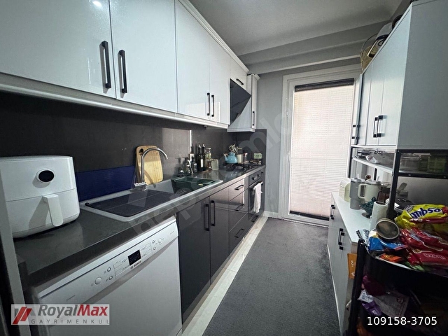ROYALMAXDAN SİTEDE METRO TRAMWAY YAKINI 2+1 80 M² 1 KAT DAİRE - Görsel 14