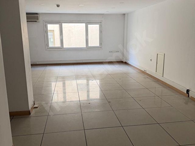 Alsancak Aksoy İş Hanında Tam Kat  Kiralık Ofis - Görsel 26