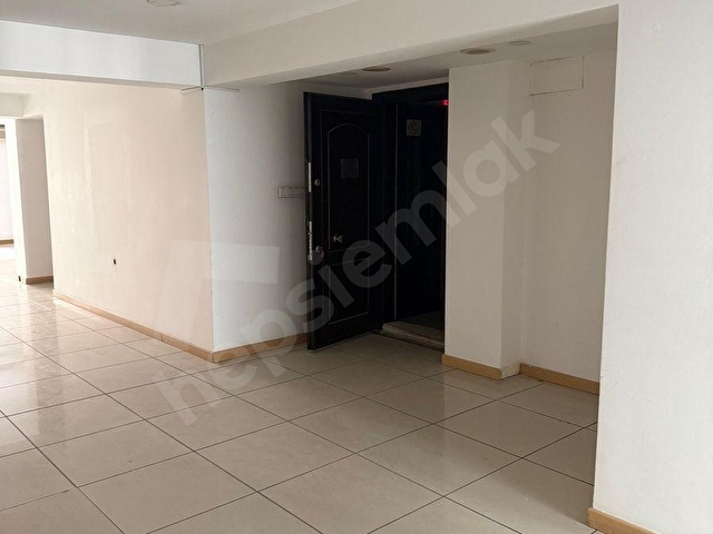Alsancak Aksoy İş Hanında Tam Kat  Kiralık Ofis - Görsel 11