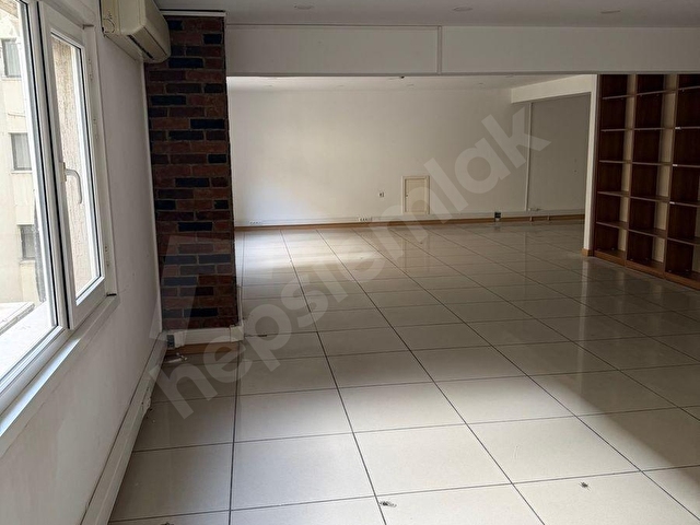 Alsancak Aksoy İş Hanında Tam Kat  Kiralık Ofis - Görsel 15
