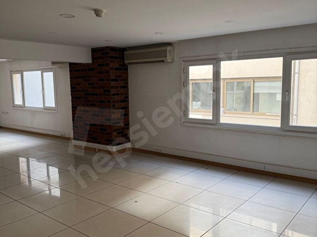 Alsancak Aksoy İş Hanında Tam Kat  Kiralık Ofis - Görsel 28