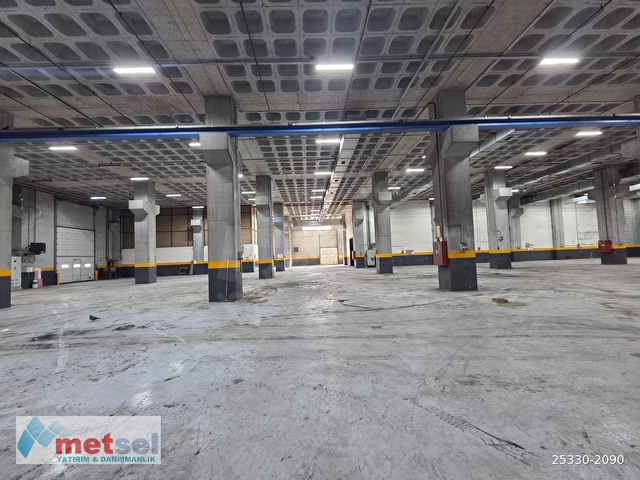 metsel AKÇABURGAZ SANAYİ 3600 m2 YÜKSEK TAVANLI DÜZ GİRİŞ İŞYERİ - Görsel 6