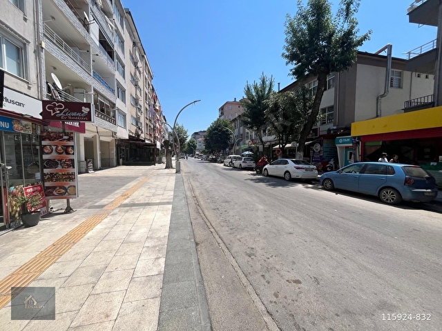 İSTANBUL CADDESİ ÜZERİ (98 M2(ARTI ÇIKMA ALANI) SATILIK DÜKKAN - Görsel 6