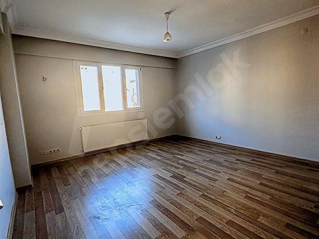 Kuşadası Şahan Sitesinde 3+1 Geniş ve Doğalgazlı Daire - Görsel 15