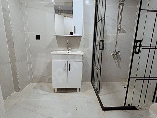 ESTORIADAN ÜNİVERSİTE YAKINI ARA KAT BALKONLU 1+1 SIFIR DAİRE - Görsel 6