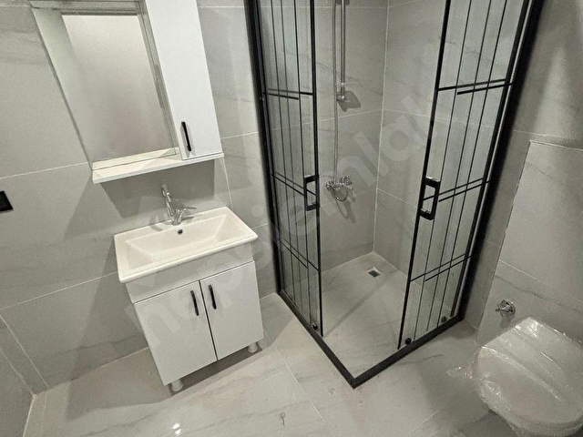 ESTORIADAN ÜNİVERSİTE YAKINI ARA KAT BALKONLU 1+1 SIFIR DAİRE - Görsel 8