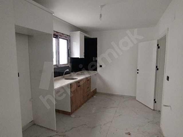 İSKENDERUN NUMUNE MAHALLESİNDE DEPREM SONRASI YAPILMIŞ 3+1 SATILIK LÜKS DAİRE - Görsel 6