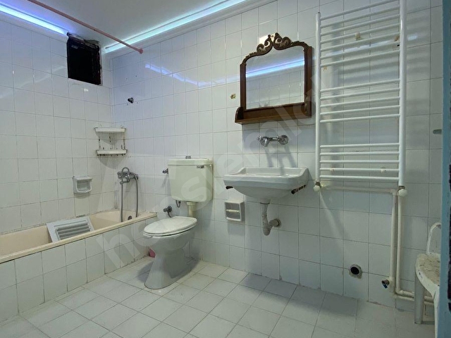KISMETİM EMLAKTAN SALI PAZARI ÜST SOKAĞINDA SGK YOLU-3+1-120-M2-DÜZ GİRİŞ SATILIK DAİRE-2.499.000-TL - Görsel 19