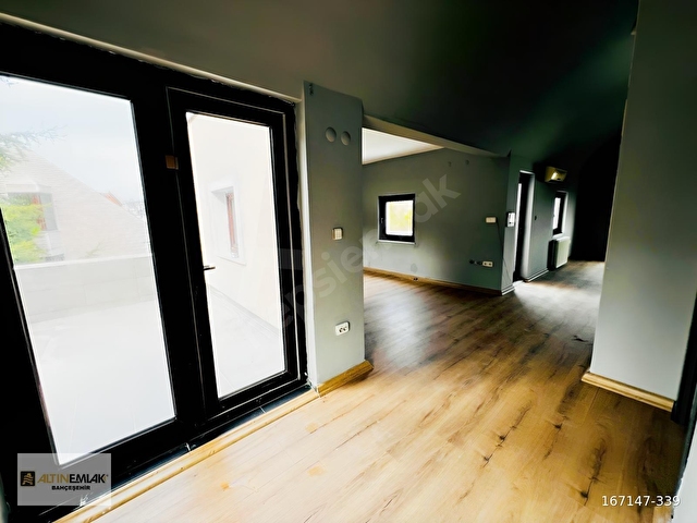 BAHÇEŞEHİR BOĞAZKÖYDE SATILIK VİLLA - Görsel 23