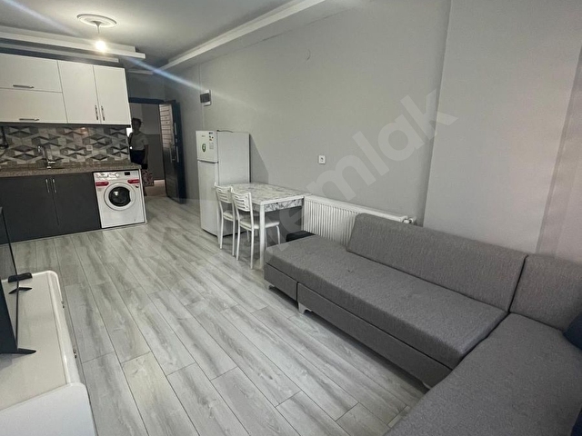GÖRÜKLE MERKEZDE GENİŞ 2+1 TEMİZ EŞYALI KİRALIK DAİRE - Görsel 2