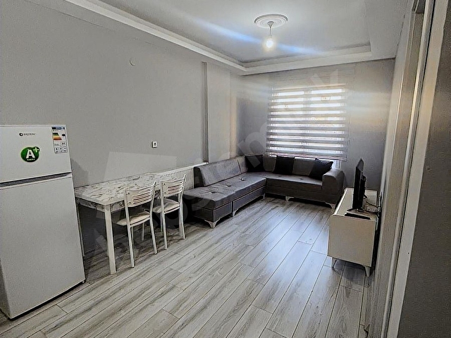 GÖRÜKLE MERKEZDE GENİŞ 2+1 TEMİZ EŞYALI KİRALIK DAİRE - Görsel 3