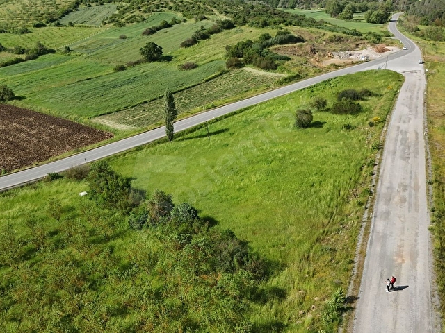 MARMARADAN BEKTAŞLARDA ASFALT YOL CEPHELİ SATILIK 9293M2 TARLA - Görsel 3