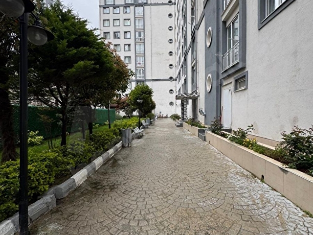 METROBÜSE 16 DK GÜVENLİKLİ, HAVUZLU SİTEDE 2+1 BOŞ DAİRE - Görsel 4