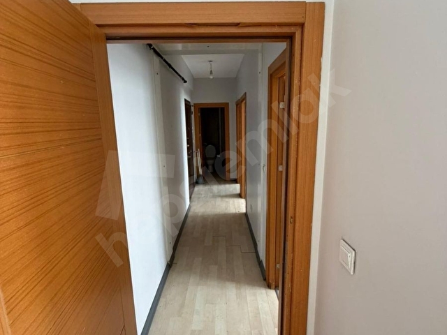 METROBÜSE 16 DK GÜVENLİKLİ, HAVUZLU SİTEDE 2+1 BOŞ DAİRE - Görsel 12