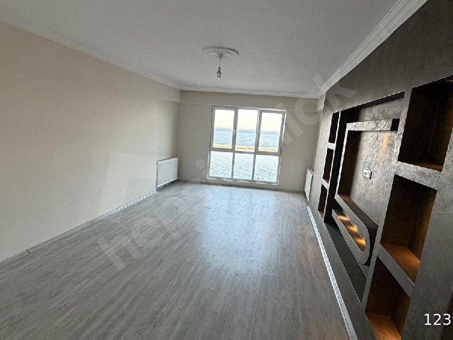 SATILIK Giresun Tirebolu da muhteşem deniz manzaralı  4+1 sıfır Dubleks Daire ebeveyn banyolu - Görsel 9