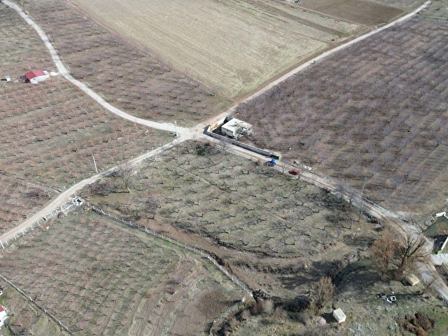 BİRSEN GAYRİMENKUL ÇAMARDI YOLU ÜZERİNDE ELEKTRİK & SULU 6.380m² - Görsel 5