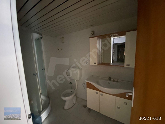Narlıdere’de  doğal gazlı çok bakımlı otobüs ve dolmuşu önünden geçtiği kiralık daire - Görsel 18