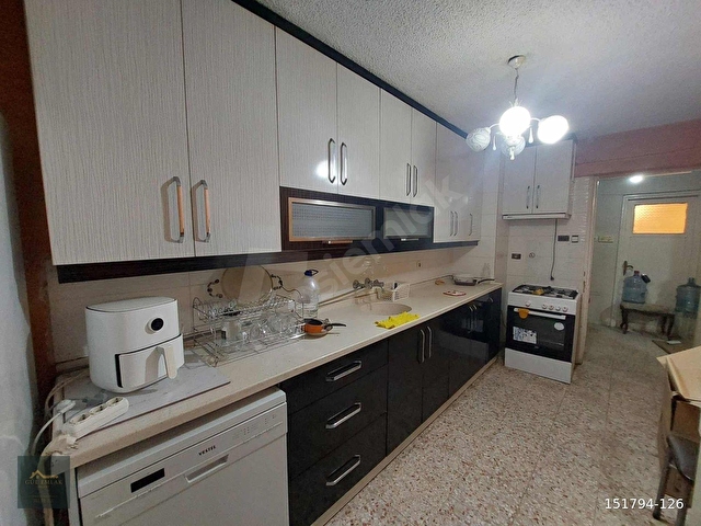 EMLAK SEPETİ- ŞEHİR MERKEZİNDE SATILIK 3+1 DAİRE METRO YOLUNDA